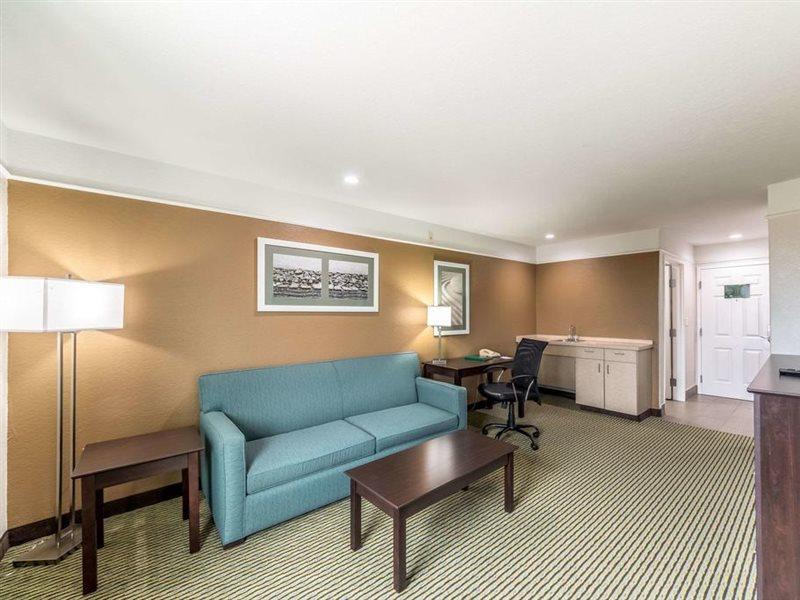 Quality Inn & Suites Seaworld North San Antonio Bagian luar foto