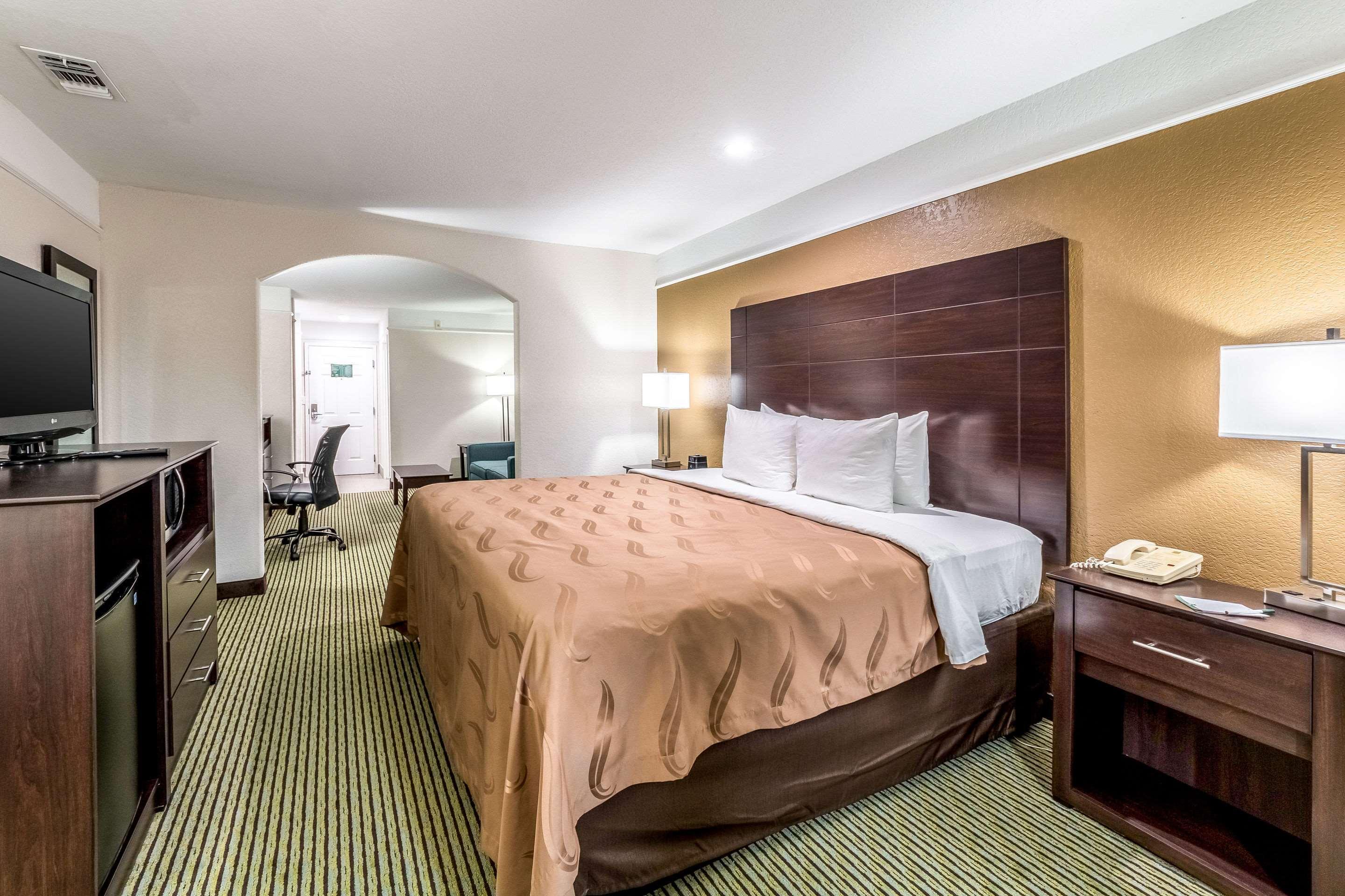 Quality Inn & Suites Seaworld North San Antonio Bagian luar foto