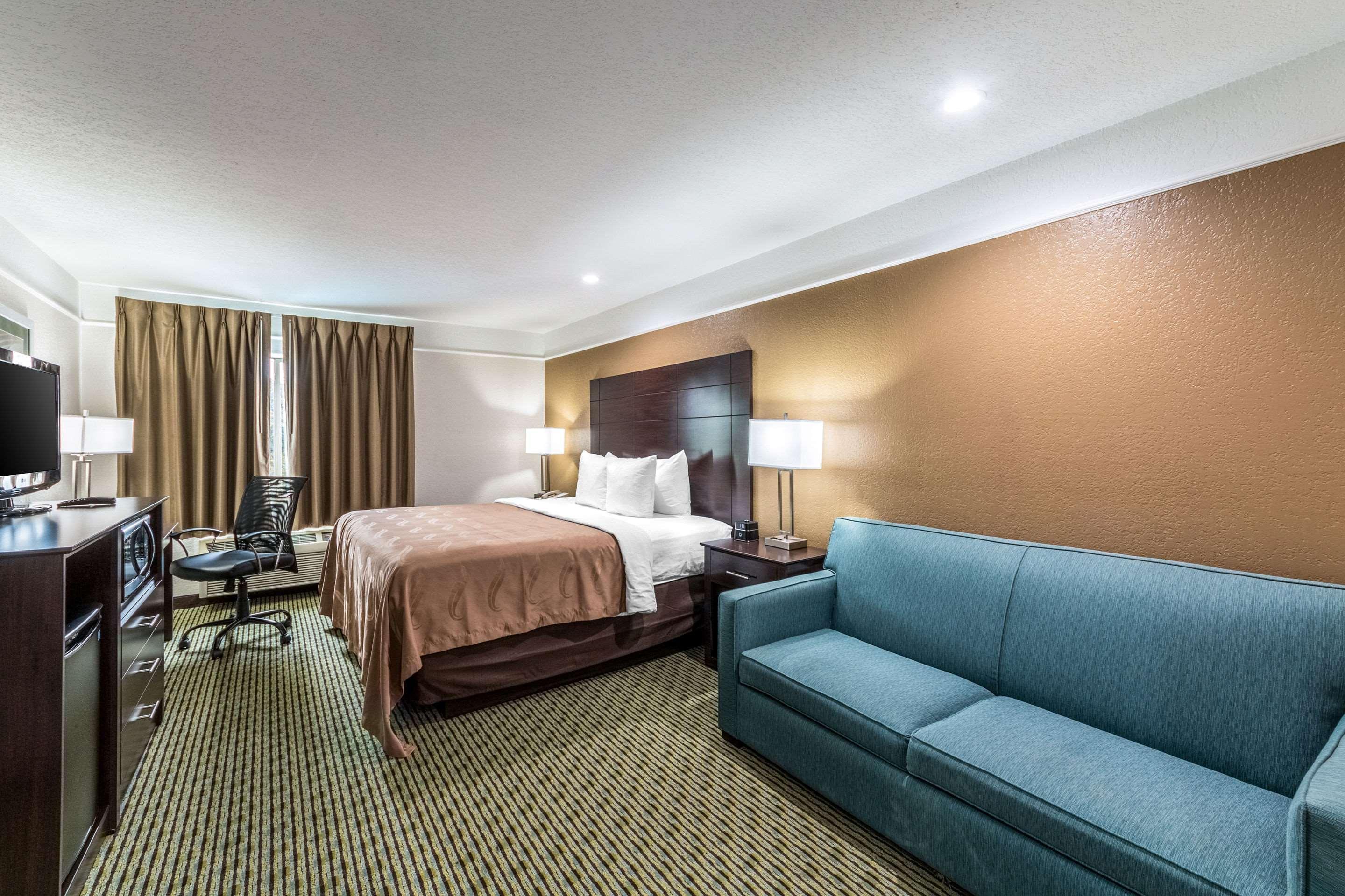 Quality Inn & Suites Seaworld North San Antonio Bagian luar foto