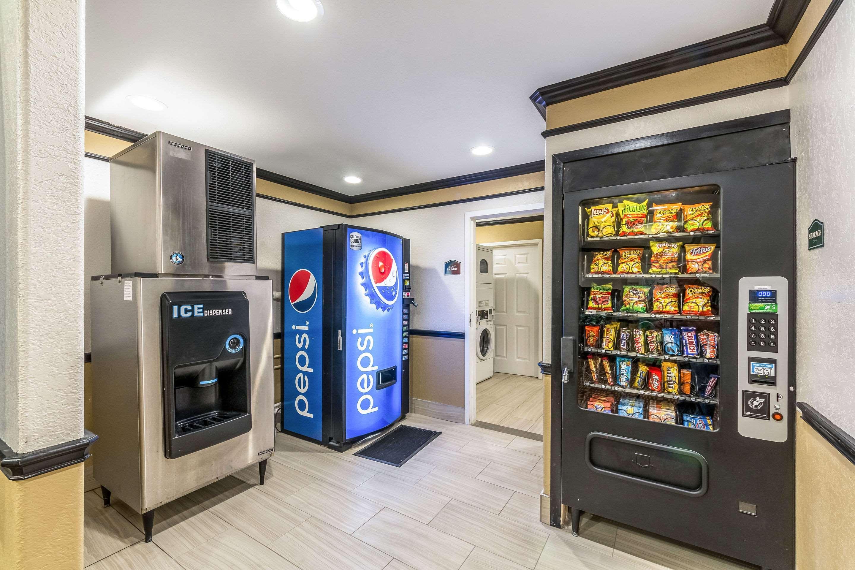Quality Inn & Suites Seaworld North San Antonio Bagian luar foto