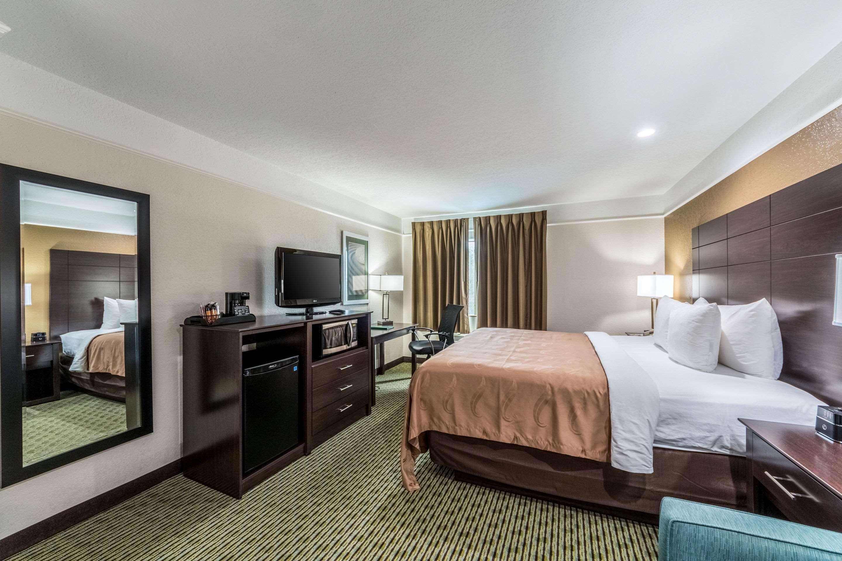 Quality Inn & Suites Seaworld North San Antonio Bagian luar foto