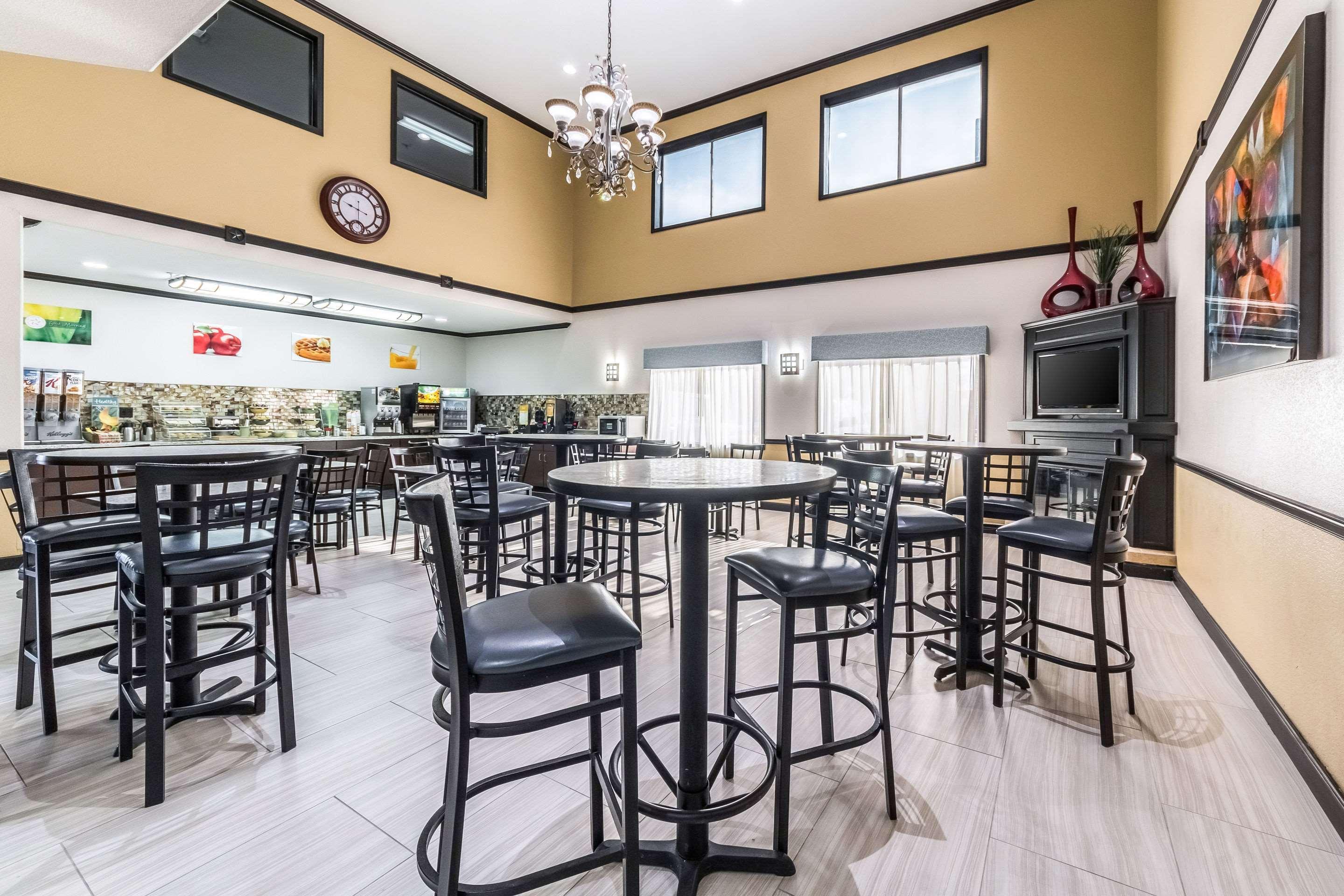 Quality Inn & Suites Seaworld North San Antonio Bagian luar foto