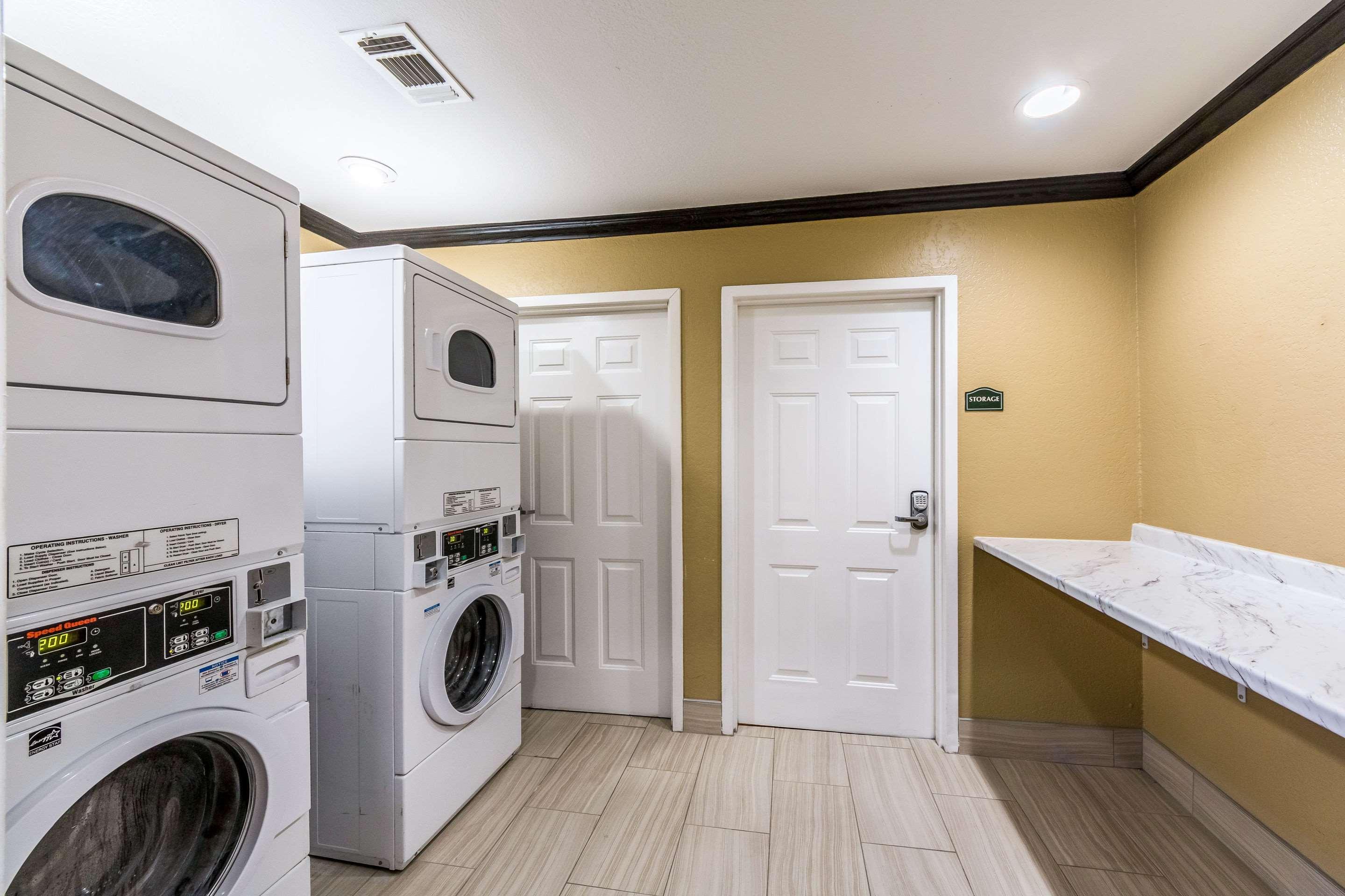 Quality Inn & Suites Seaworld North San Antonio Bagian luar foto