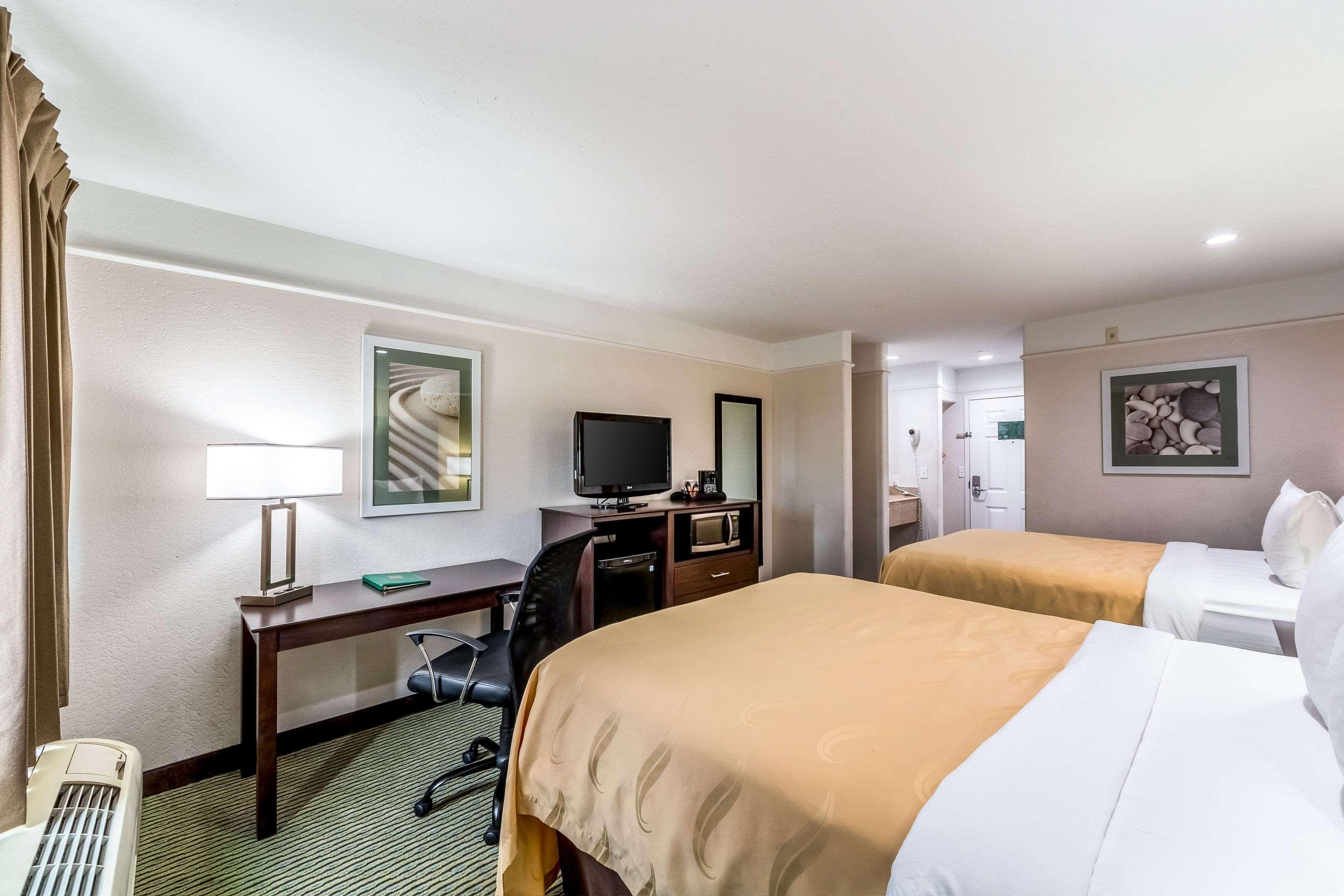 Quality Inn & Suites Seaworld North San Antonio Bagian luar foto