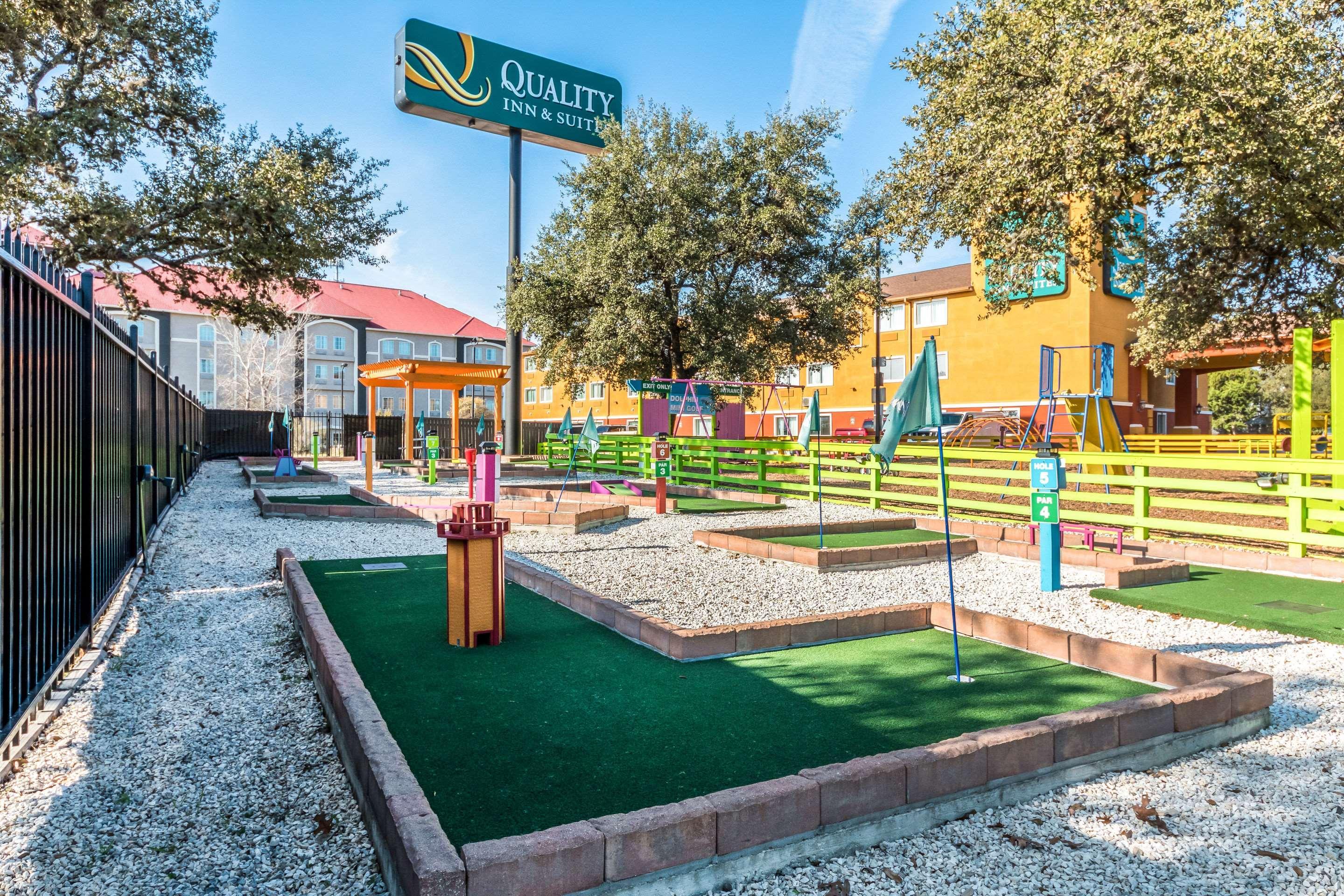 Quality Inn & Suites Seaworld North San Antonio Bagian luar foto