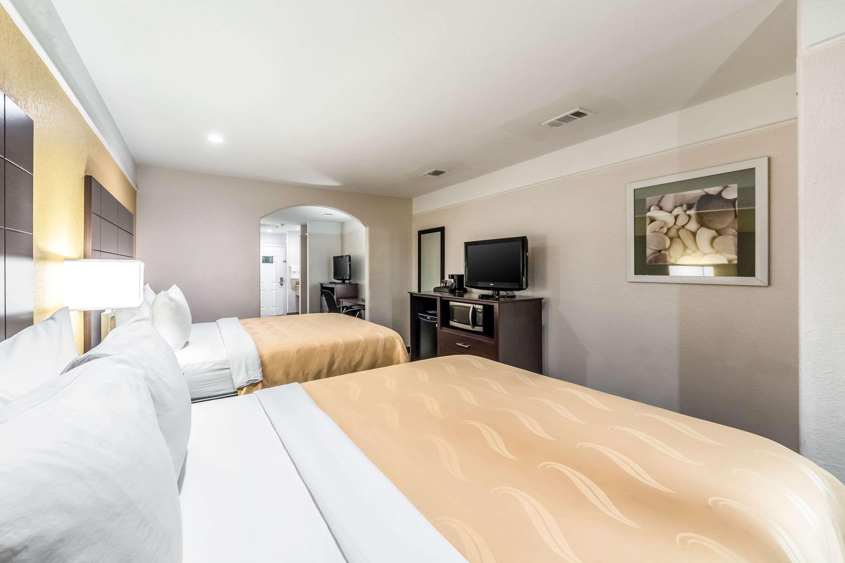 Quality Inn & Suites Seaworld North San Antonio Bagian luar foto