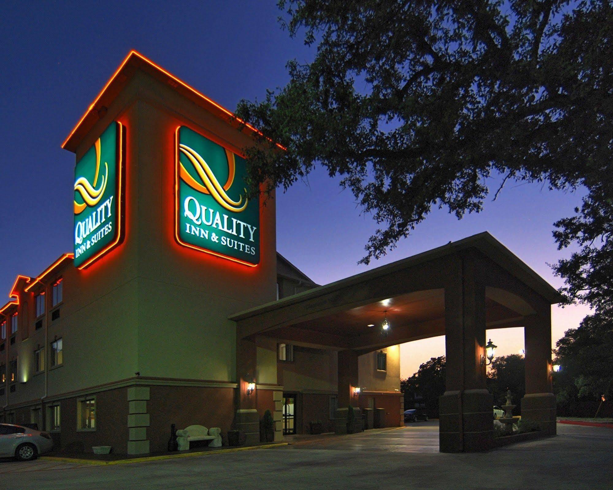 Quality Inn & Suites Seaworld North San Antonio Bagian luar foto