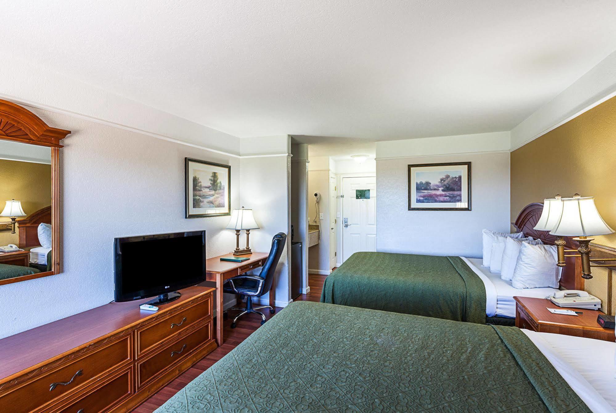 Quality Inn & Suites Seaworld North San Antonio Bagian luar foto